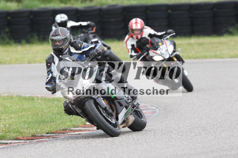 Archiv-2025/10 23.04.2025 Cornu Master School ADR/rot-rouge/66